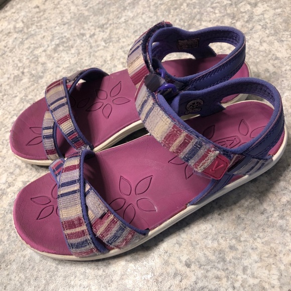 keen phoebe sandal
